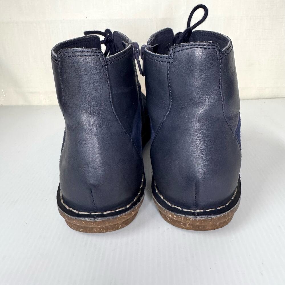 CLARKS Lace Up Boot Women's 9 Tamitha Key Navy Suede Leather Ankle Bootie Casual - Picture 7 of 9